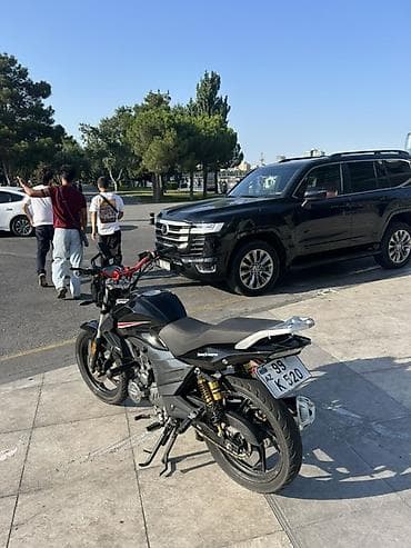 yamaha satilir: Salam . Motonu taniyan taniyir . 11000 orginal probeg . O birsi — 1