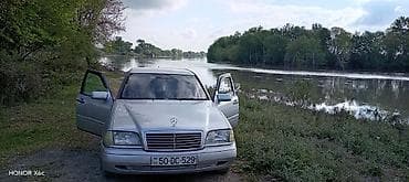 mersedes saat: Mercedes-Benz C-Class (W202), gümüşü sedan - Kuzov: 4 qapılı sedan — 3