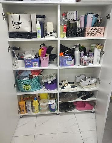 İki qapılı ağ rəngli saxlama dolabı - Minimalist dizayn, hamar ağ ön — 2
