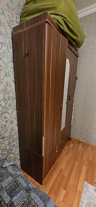 paltar dolabı: Yaxsi veziyyetdedir. Hundurluk 206 sm, eni 120 sm, derinliyi 46 sm — 5