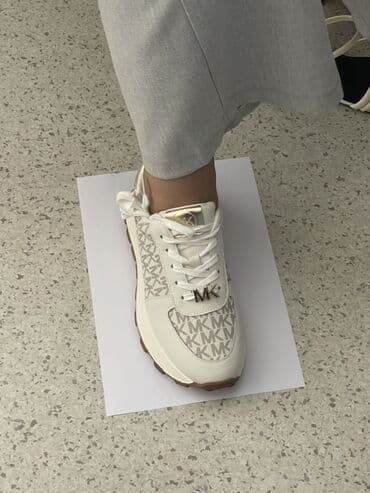 7 ci sinif informatika pdf: Qadın idman ayaqqabısı – MK loqolu model - Rəng: krem/ağ tonları — 1