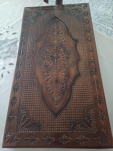 Ağacdan oyma naxışlı nərd taxtası - Material: bərk ağac, üst qapaqda — 1