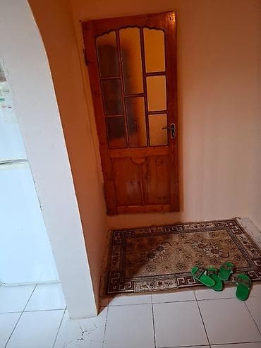 şuvelanda kiraye evler: 4 otaqli heyet evidir oz evimdir her bir seraiti var orta temirlidir — 6