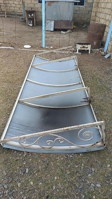 Santexnika: Metal konstruksiyalı və polikarbonat örtüklü talvar. Ağ rəngli metal — 2