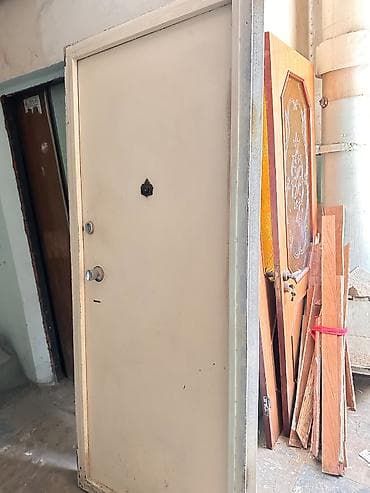 col qapi: Şveller(polad) materialdan ev qapısı satılır. Gizli petlə ilə yığılıb — 2