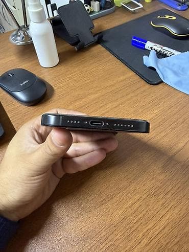 ipad 3 mini: IPhone 16 Pro Max, Qara, Simsiz şarj — 5