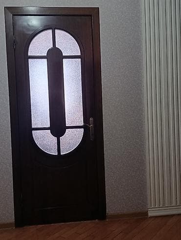 6 qapıdır. 2si hamam, tualet qapısıdır. Sex malı deyil, əldə — 5
