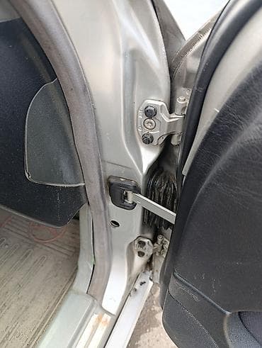 prado disk teker: Mercedes-Benz C-Class: 2.2 l | 1997 il Sedan — 6