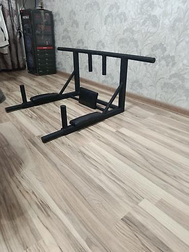 pa 1: Divar üçün çoxfunksiyalı turnik–parallel qollar (3‑ü 1-də) Məhsul — 1