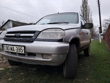 niva 4 qapili: Chevrolet Niva: 1.6 l | 2005 il 111250 km Ofrouder/SUV — 5