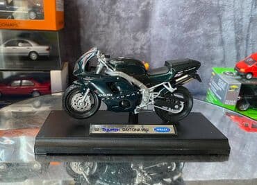 шлем для мотоцикла: Коллекционная модель Triumph Daytona 955i dark Green 1997 Welly Scale — 5