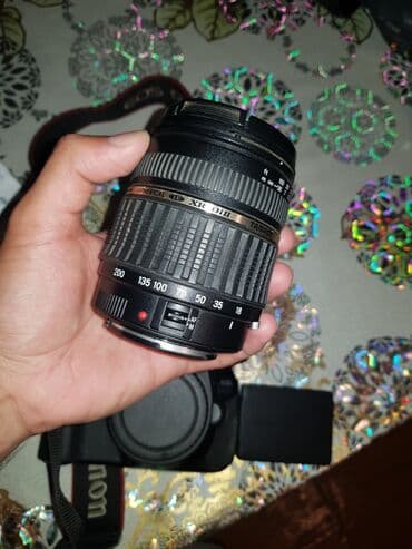 eos 600d canon: Canon eos 600d,obyektivi var,çantası adapteri daşı üstünde,ela — 4