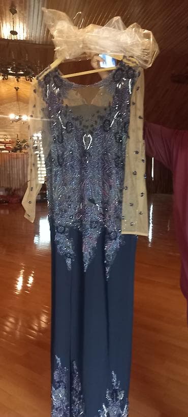 Qadın geyimləri: Zərif axşam/libas - Rəng: tünd göy - Uzun model, ətəyi yerə qədər - — 2