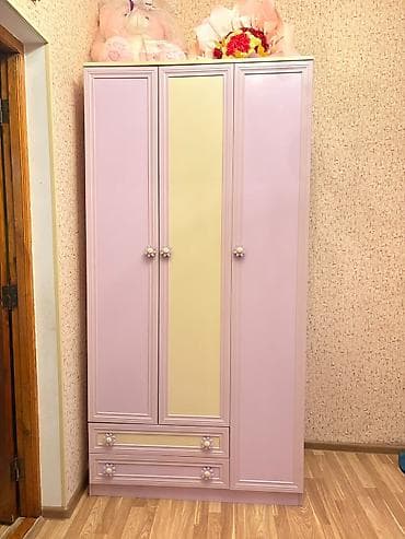 Uşaq/yeniyetmə otağı üçün mebel dəsti yaxsi veziyyetde hamisi 460man