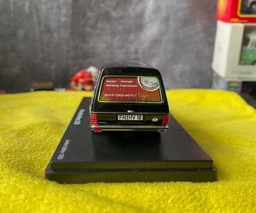 metbex tavan modelleri: Коллекционная модель Mercedes-Benz 200 W123 Hearse black 1982 Schuco — 16
