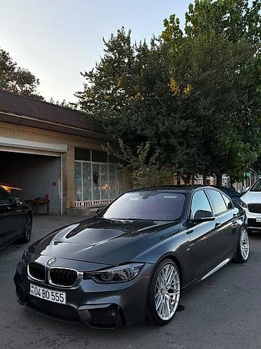BMW 3 series: 2 l | 2013 il Sedan