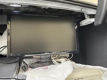 Masaüstü kompüter seti Tərkibi: - Sistem bloku: Striker korpus, ön