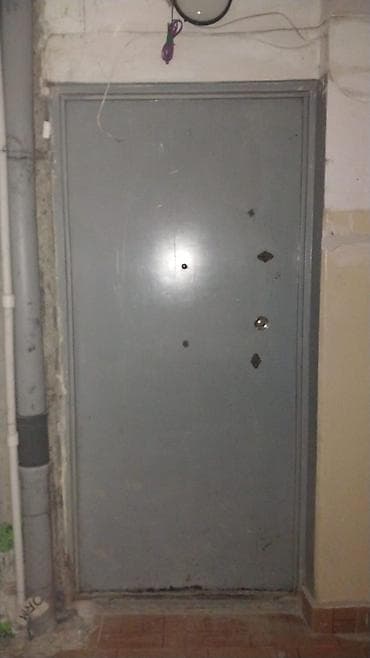 Mənzil üçün İşlənmiş Giriş qapısı Glazok ilə, Zəmanətsiz, Ünvandan götürmə