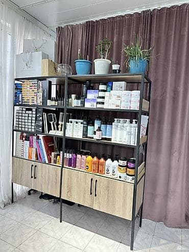 Salon üçün metal karkaslı vitrin rəf sistemi - Material: agir qara