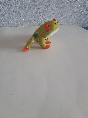 MacDonalds oyuncagı. Qurbaga