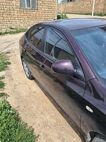 kreditle teker satışı: Hyundai Elantra sedan - Kuzov: 4 qapılı sedan, tünd bənövşəyi rəng - — 8