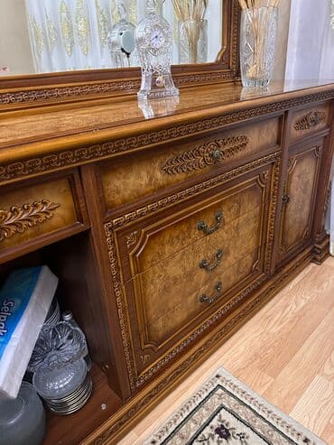 Rəflər: İşlənmiş, Açılan, 2 qapılı Düz dolab, Servant, Malayziya — 2