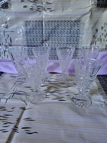 Klassik kəsimli şüşə dəsti - 6 ədəd qədəh: Ayaqlı, qalın şüşədən