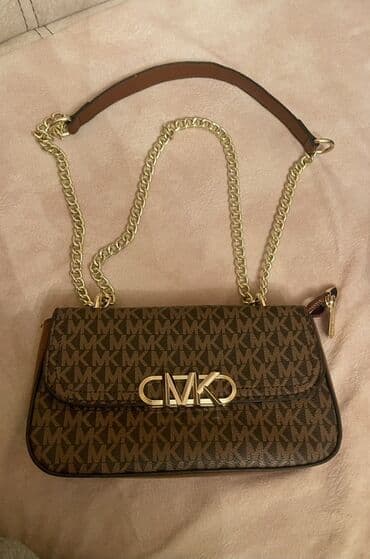 Çiyin çantası, Michael Kors