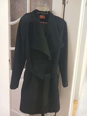 Qadın gödəkçəsi – qara rəng, dizə qədər uzunluq - Brend: Gessy