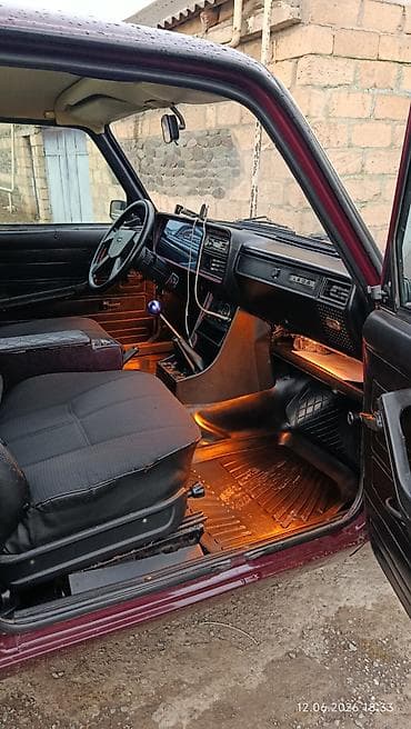 muhərrik velosiped: Lada 2107, tünd albalı rəng. Klassik kuzov dizaynı, xrom ön və arxa — 4