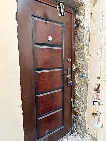 qapi: Mənzil üçün İşlənmiş Giriş qapısı 90x220 sm Çərçivə ilə, Zəmanətsiz, Ünvandan götürmə — 3