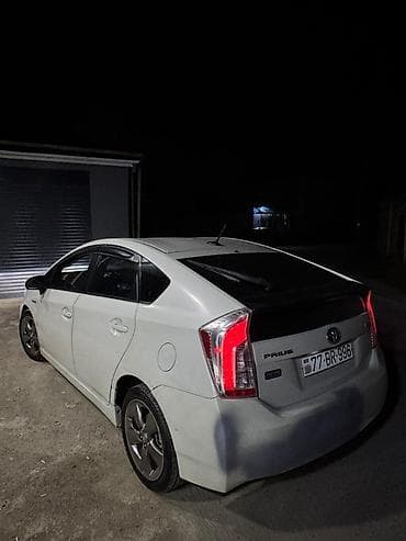 prius 2008: Masin icareye verilir depozit 300 manat gundelik 25 manat qalmamaq — 2