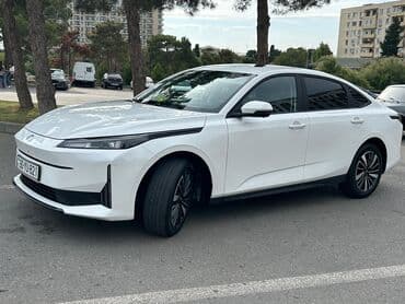 bmw x7 2009: Changan Qiyuan A05: 1.5 l | 2024 il 24085 km Sedan — 10