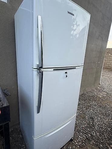 2 qapılı Toshiba Soyuducu Satılır, rəng - Ağ, Təkərli — 1
