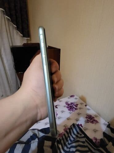 Avtoelektronika: IPhone 11, 64 GB, Yaşıl, Face ID — 10