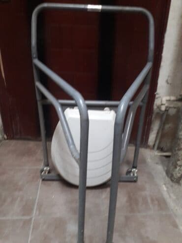 унитаз для инвалидов переносной: Təkərli portativ komod (WC stulu) - Metal karkaslı, möhkəm — 2