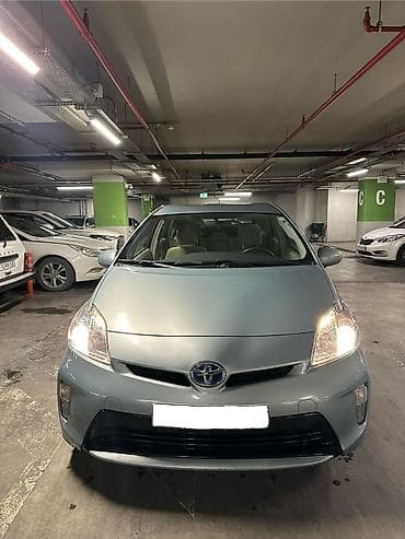 Toyota Prius: 1.8 l | 2014 il Hetçbek