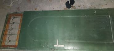 qapı şuşələri: Metal giriş qapısı 2.40×90 ölçüsundə. Şveyler ramka. Normal haldadır — 4