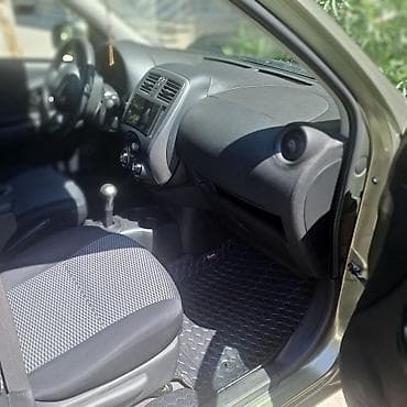 man sat: Nissan March hatchback - Korpus: 5 qapılı kompakt hatchback — 6