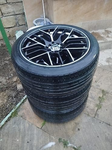 3 ədəd R18 təkər ideal vəziyətdə biri 250 azn