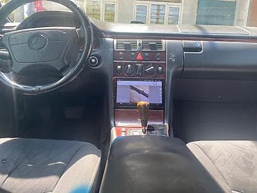 03 masin: Mercedes-Benz E 230: 2.3 l | Sedan — 3