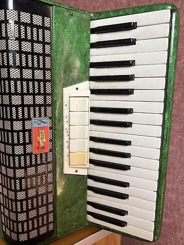 Elektrik nəqliyyatı: Akustik Akkordeon, İşlənmiş, Ünvandan götürmə — 2