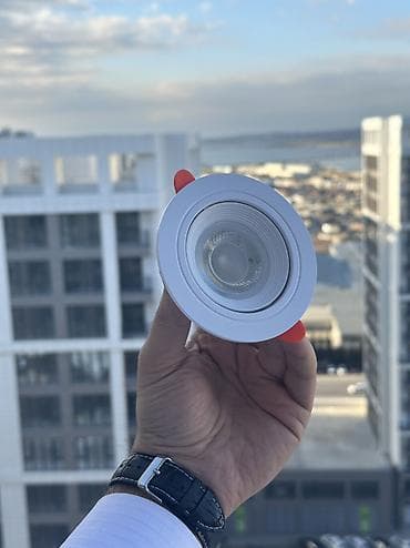 Spot. İçərisi hərəkətli olan, lampası dəyişə bilən bu spotlar anbardan — 3