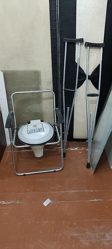 Tualet kreslosu və qoltuqaltı ağaclar dəsti - Daşına bilən tualet at lalafo.az Tualet kreslosu və qoltuqaltı ağaclar dəsti - Daşına bilən tualet