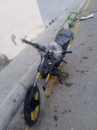 islenmis moped: Stunt/drag üslubunda modifikasiya edilmiş moped-baza - Çərçivə və — 1