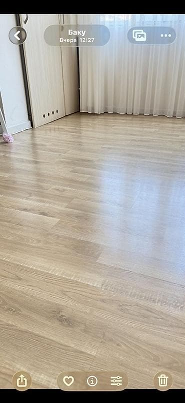 Açıq palıd rəngində laminat döşəmə - Rəng/naxış: təbii ağac