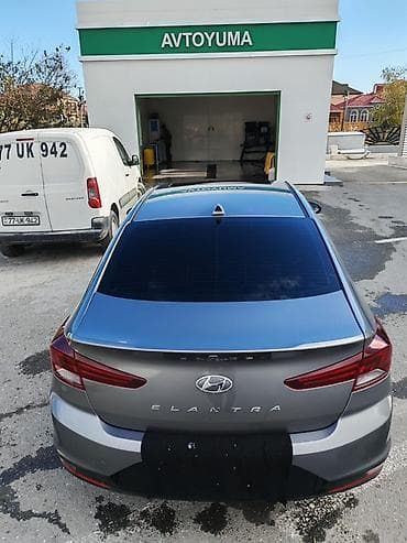 hyundai xg: Hyundai Elantra sedan - Korpus: 4 qapılı sedan, boz (metallik) rəng - — 5