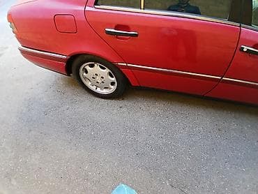 mercedes e class: Mercedes-Benz C 180: 1.8 l | 1996 il Sedan — 5