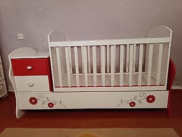 Beşiklər: Oğlan və qız üçün, İşlənmiş, Dördbucaq, Beşik, Dəstsiz, Matrassız, Yellənmə mexanizm ilə — 1