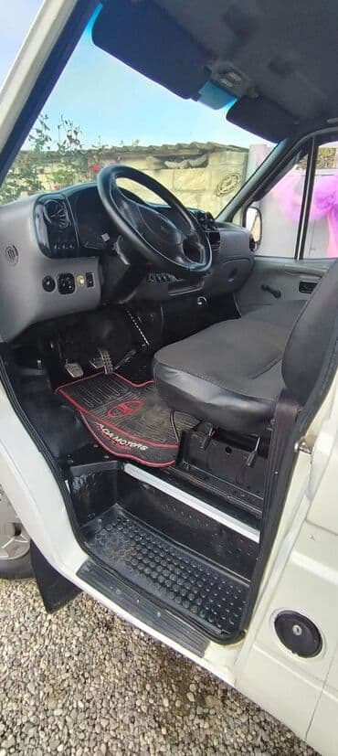 mercedes surətlər qutusu: Ford Transit: 2.5 l | 1999 il 8555607 km Van/Minivan — 7